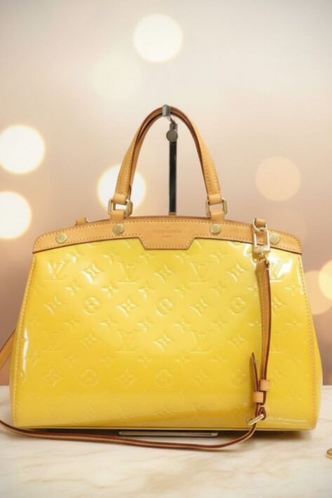 Louis Vuitton Brea MM Vernis - Citron Yellow/Jaune